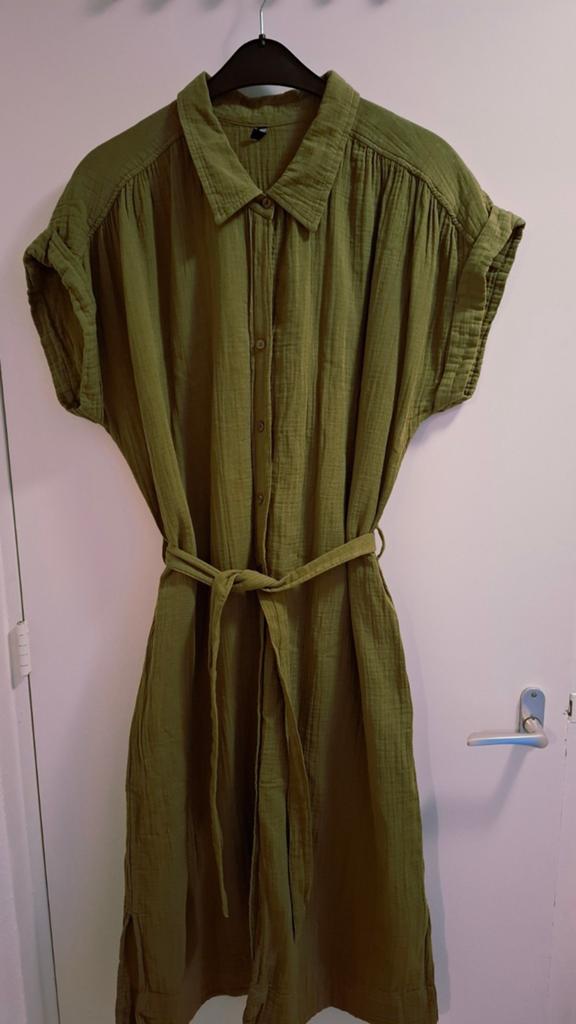 Olijfgroene blouse jurk met ceintuur, van HEMA, Kleding | Dames, Jurken, Maat 46/48 (XL) of groter, Ophalen of Verzenden, Zo goed als nieuw