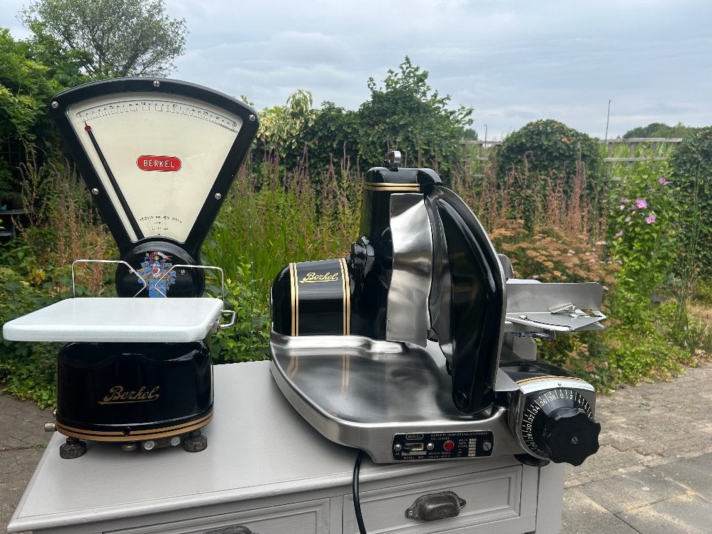 Berkel 834 snijmachine hoogglans zwart evt met weegschaal, Ophalen of Verzenden, Zo goed als nieuw