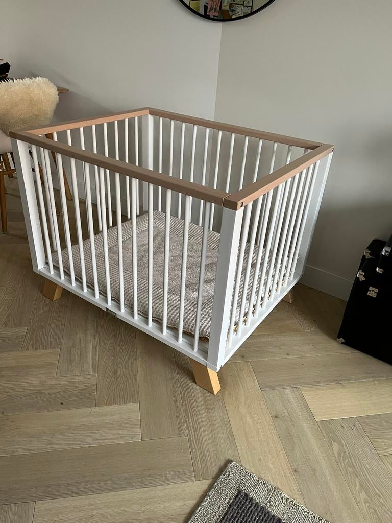 Bopita Box Lisa inclusief boxmatras, Ophalen, Zo goed als nieuw, Vierkant, In hoogte verstelbaar