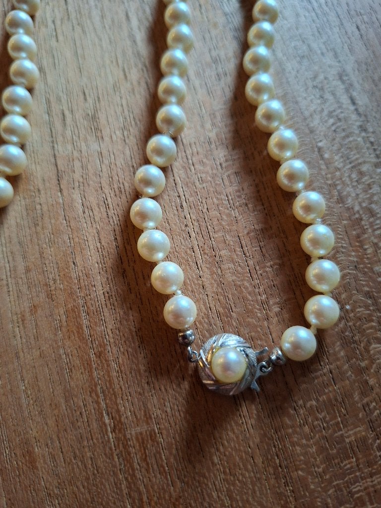 Gekweekte parel ketting met zilveren sluiting, Verzenden, Zo goed als nieuw, Overige kleuren, Zilver