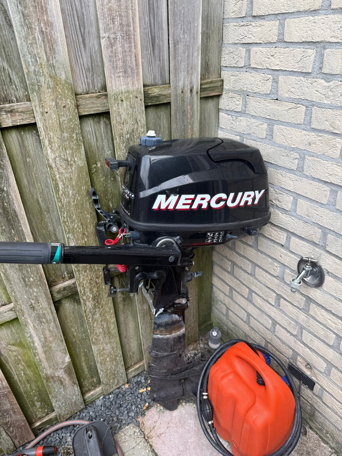 Mercury 6 pk 4-takt buitenboordmotor met benzinetank, Watersport en Boten, Buiten- en Binnenboordmotoren, Ophalen, Gebruikt, 5 tot 10 pk