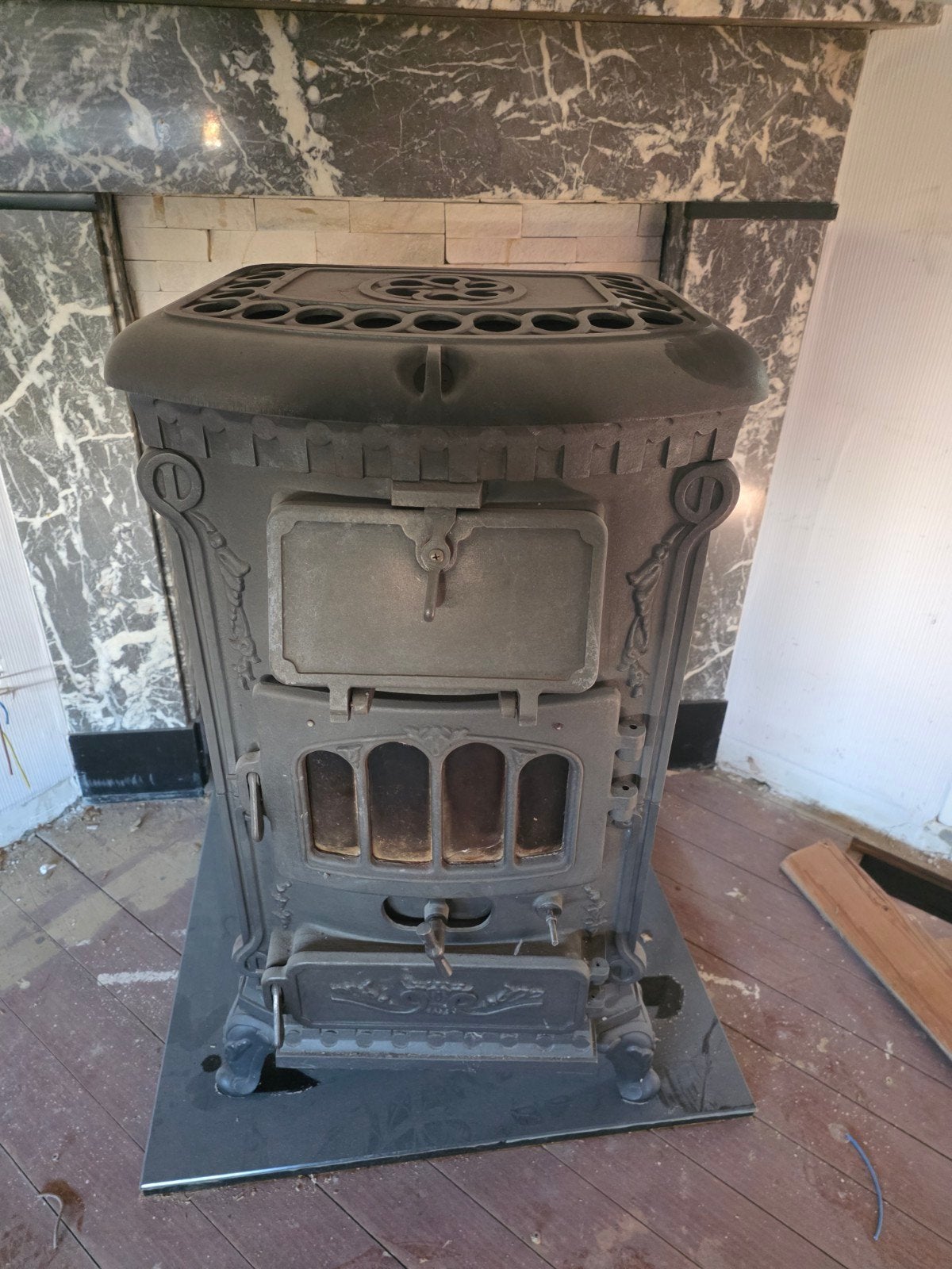 Gietijzeren kachel - Type Rose (10.8KW), Gebruikt, Houtkachel, Ophalen of Verzenden, Vrijstaand