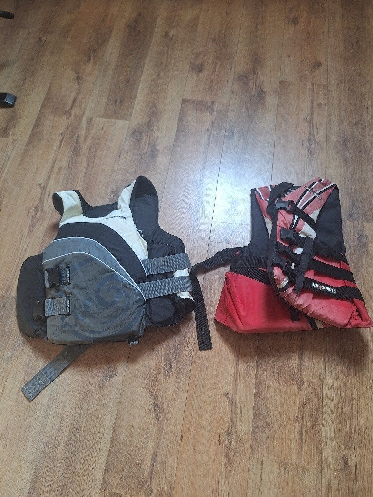 2 redvesten, Watersport en Boten, Accessoires en Onderhoud, Ophalen of Verzenden, Gebruikt, Overige typen