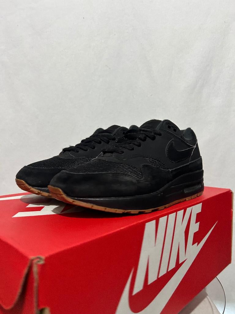 ALS NIEUW! Maat 40 - Nike Air Max 1 Black Gum, Kleding | Dames, Schoenen, Verzenden, Zwart, Nike, Nike