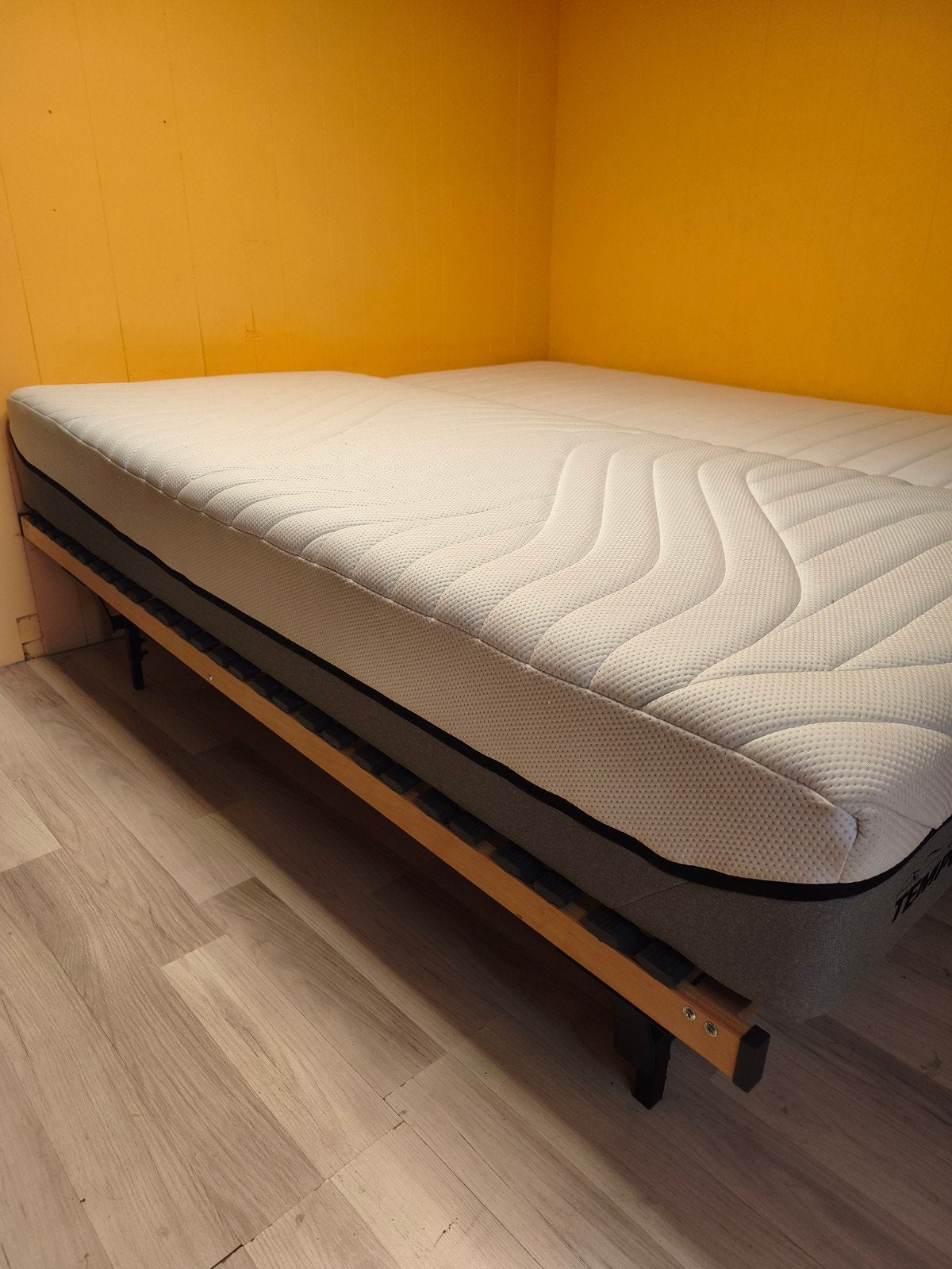 Tempur Pro Plus Coolquilt ZGAN, Ophalen, 90 cm, Eenpersoons, Zo goed als nieuw