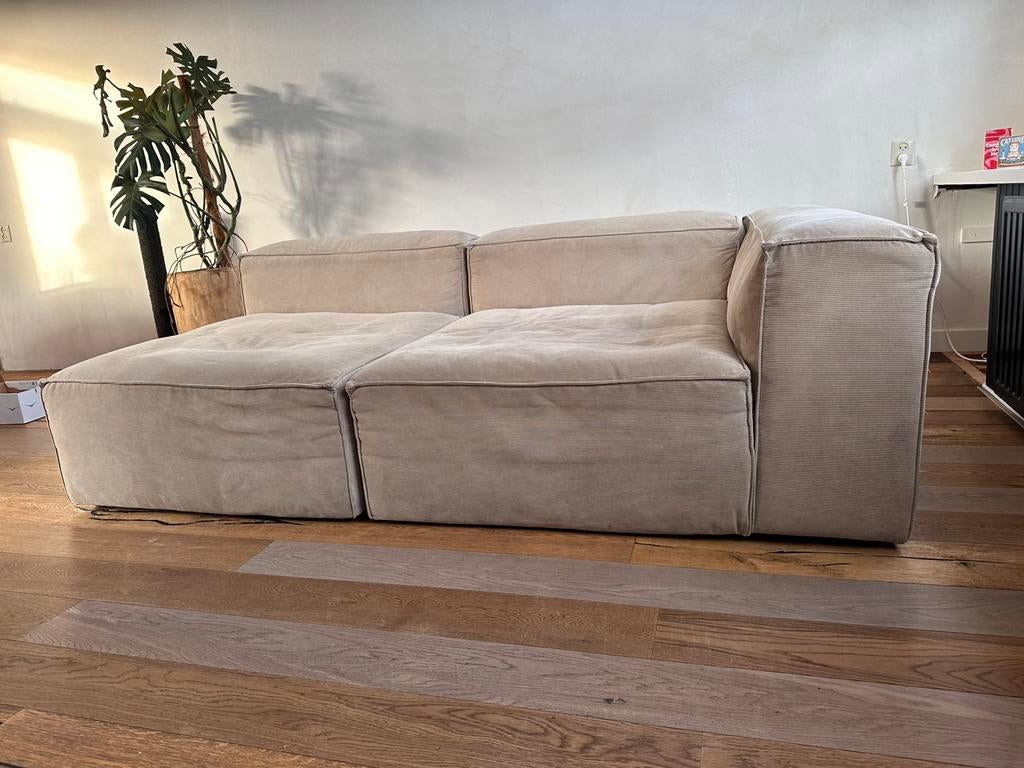 Beige velours loungebank – design bank Bolia, Huis en Inrichting, Banken | Bankstellen, Ophalen, 100 tot 125 cm, Driepersoons