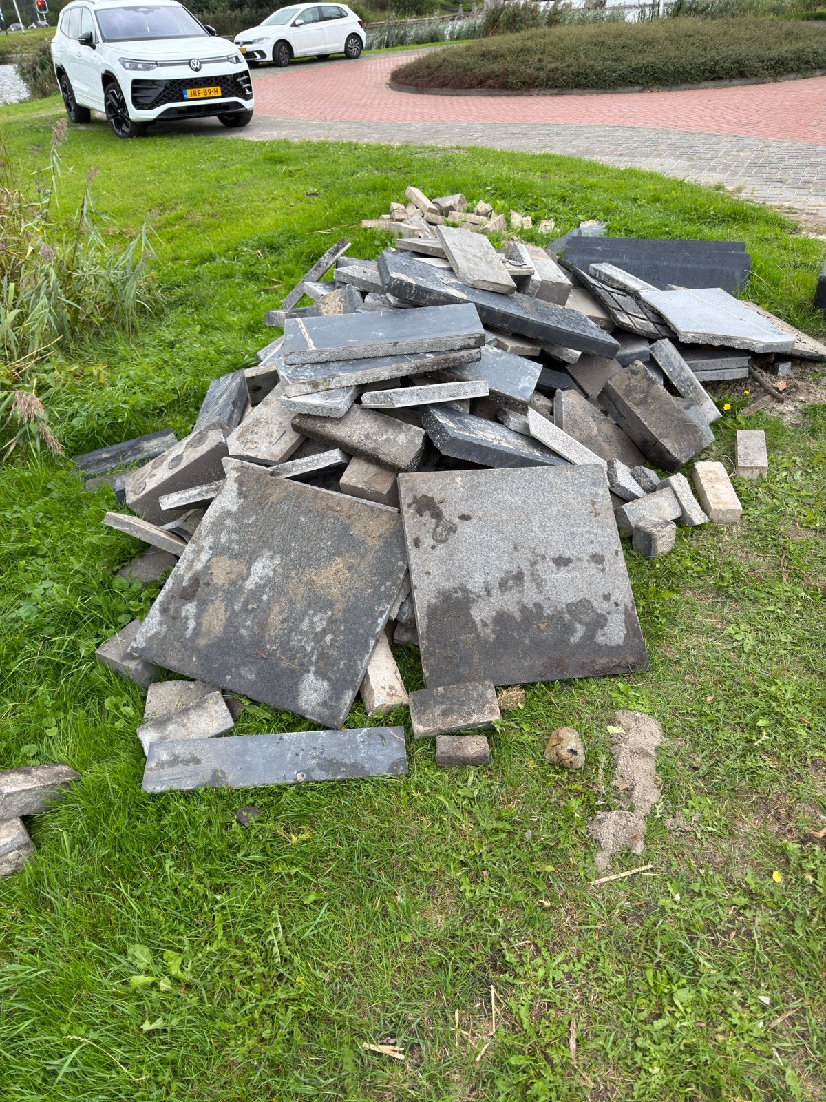 GRATIS! Gebruikte terrastegels en klinkers - 10 euro kado, Ophalen, Zo goed als nieuw, 10 m² of meer, Beton