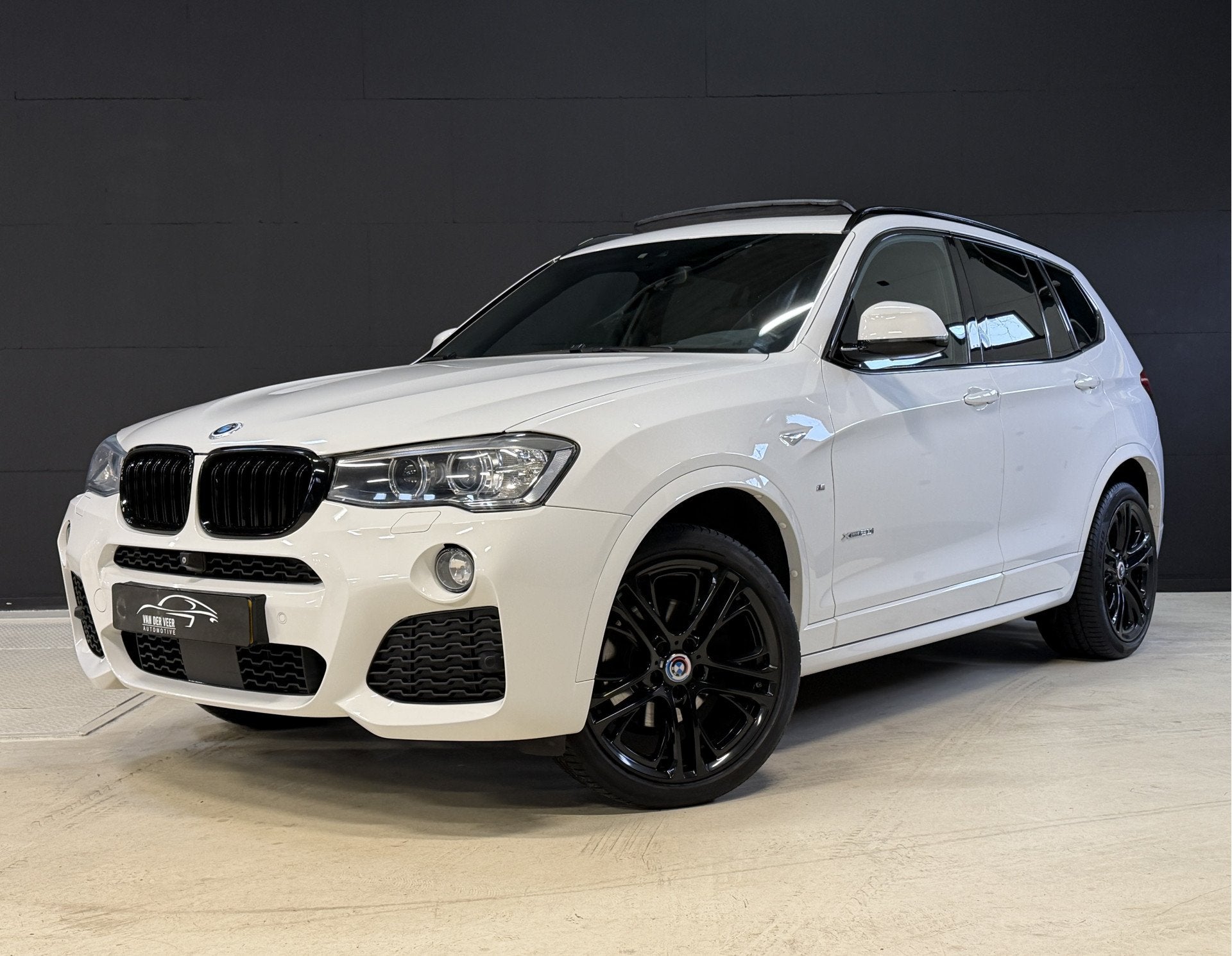 BMW X3 xDrive20i M-Sport Centennial High Executive | Panoram, Automaat, Gebruikt, 4 cilinders, 2000 kg