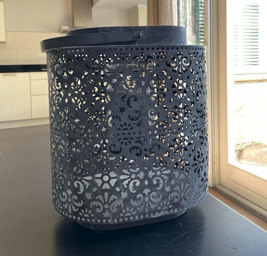 Decoratieve metalen lantaarn/windlicht, Ophalen, 25 tot 50 cm, Zwart, Zo goed als nieuw