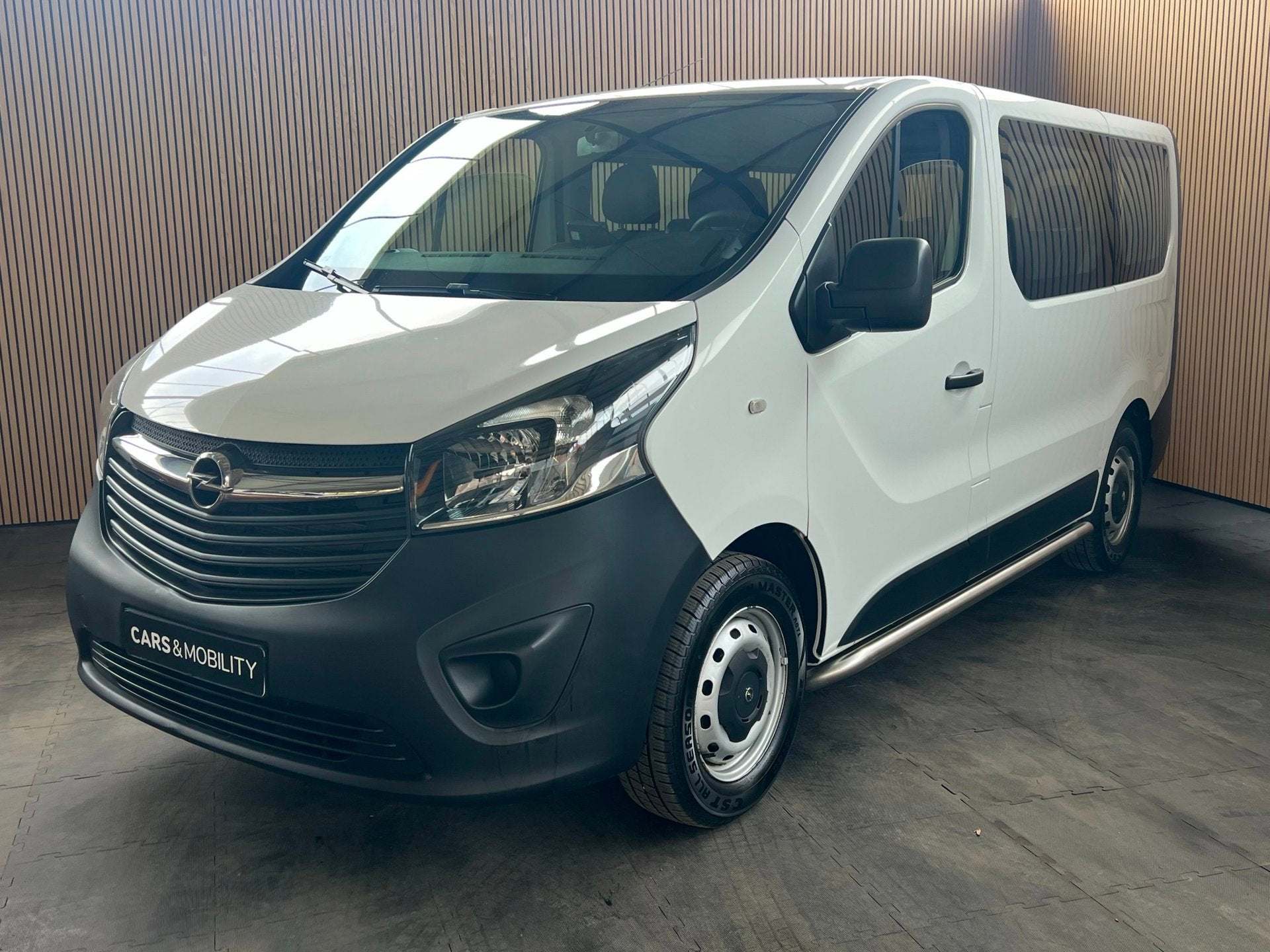 Opel Vivaro Combi 9-persoons – direct inzetbaar – ideaal, Auto's, Voorwielaandrijving, Stof, 2000 kg, Wit