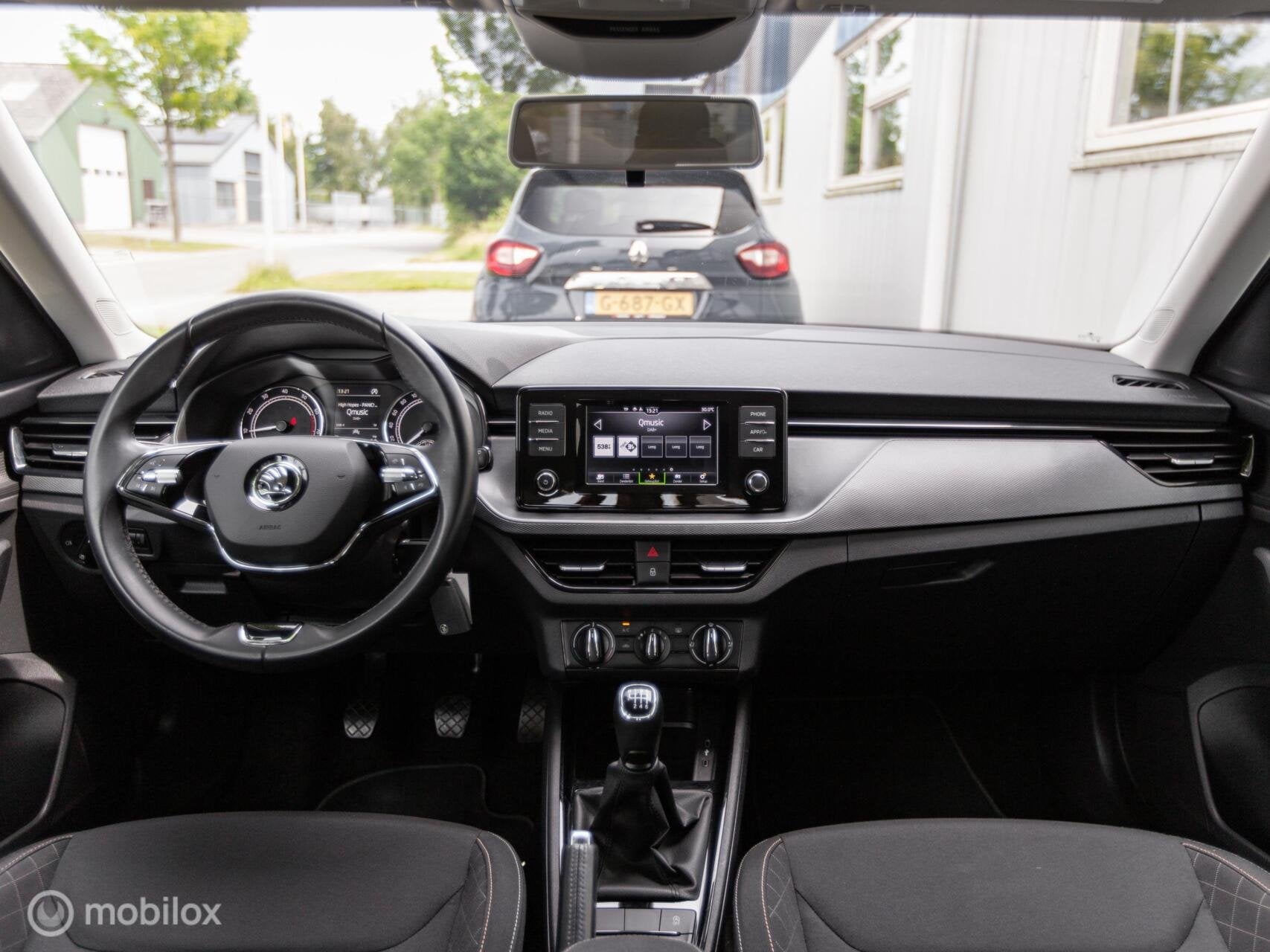 Skoda Kamiq 1.0 TSI Ambition|Orig NL|Afleverklaar|Carplay|Le, Auto's, Euro 6, 49 €/maand, Origineel Nederlands, Handgeschakeld