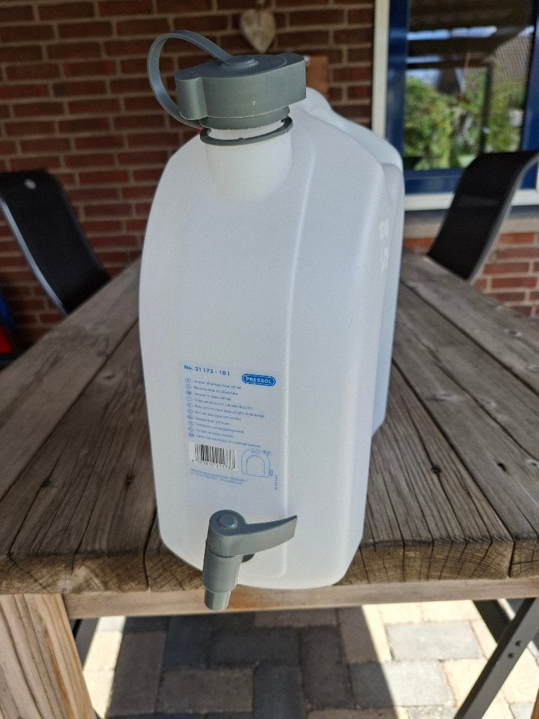 Jerrycan water 10 liter, Caravans en Kamperen, Ophalen of Verzenden, Zo goed als nieuw