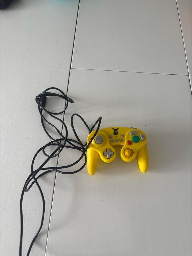 HORI GameCube Controller - Geel (Pokémon Pikachu), Spelcomputers en Games, Spelcomputers | Sony PlayStation Consoles | Accessoires