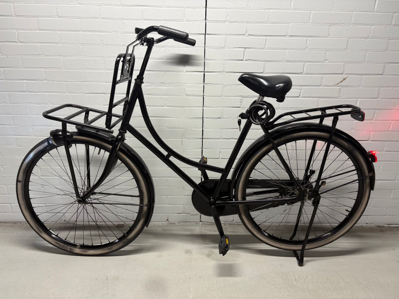 Omafiets Zwart 28inch, 53 tot 56 cm, Ophalen, Gebruikt, Terugtraprem