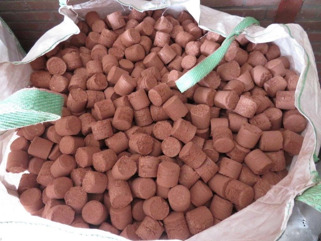 mahonie briketten in kuubs big bags of 15 kg zakken €.5,-, Tuin en Terras, Haardhout, Minder dan 3 m³, Ophalen of Verzenden, Overige houtsoorten