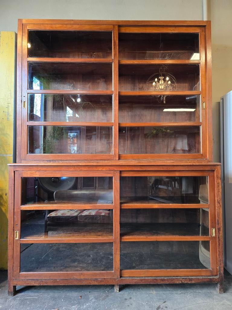 Antieke hoge Vitrinekast | Bibliotheekkast | Buffetkast teak, 200 cm of meer, Niet te achterhalen, Ophalen of Verzenden, 200 cm of meer
