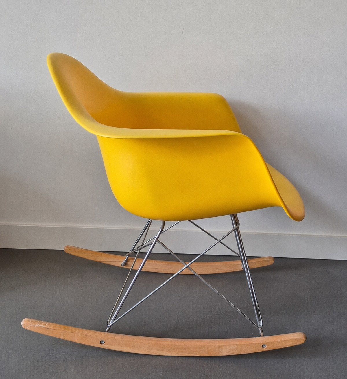 Eames style schommelstoel RAR Chroom frame, Ophalen, Gebruikt, Stoel(en)