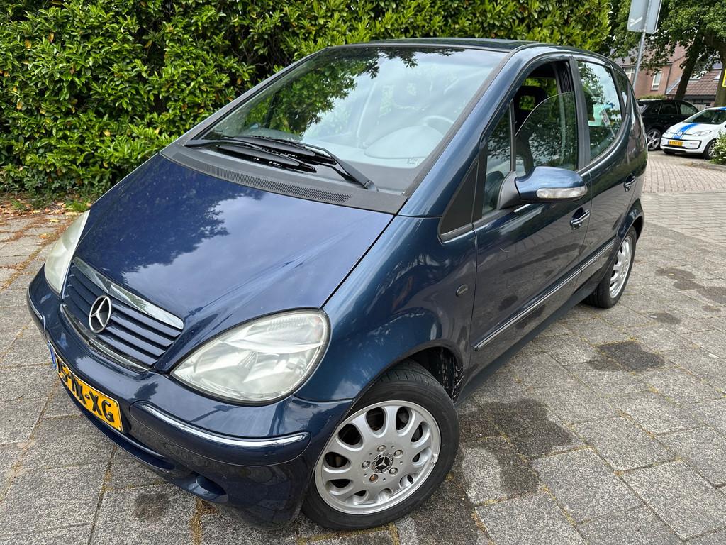 Mercedes-Benz A-klasse MET AIRCO, EVT WNTR BANDEN & APK TOT, Auto's, Mercedes-Benz, Voorwielaandrijving, 4 cilinders, Bedrijf