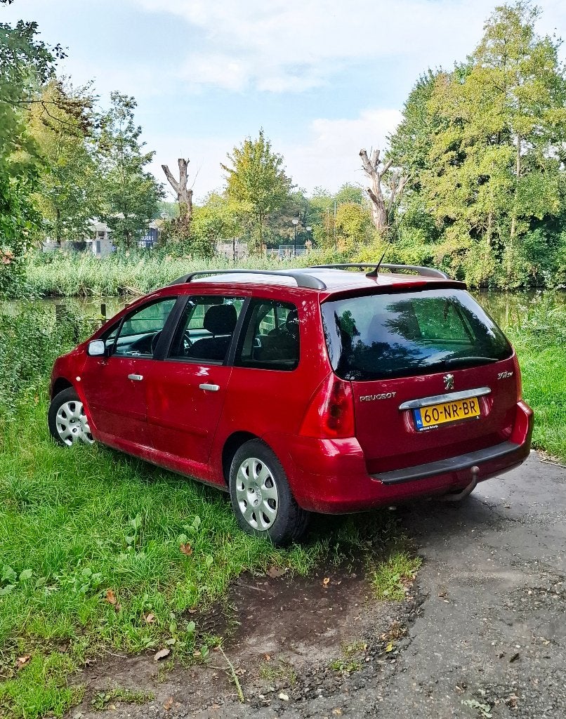 Peugeot 307 1.6 16V SW 1e eigenaar nieuwe apk tot 11-9-27, Stof, Zwart, 4 cilinders, Origineel Nederlands