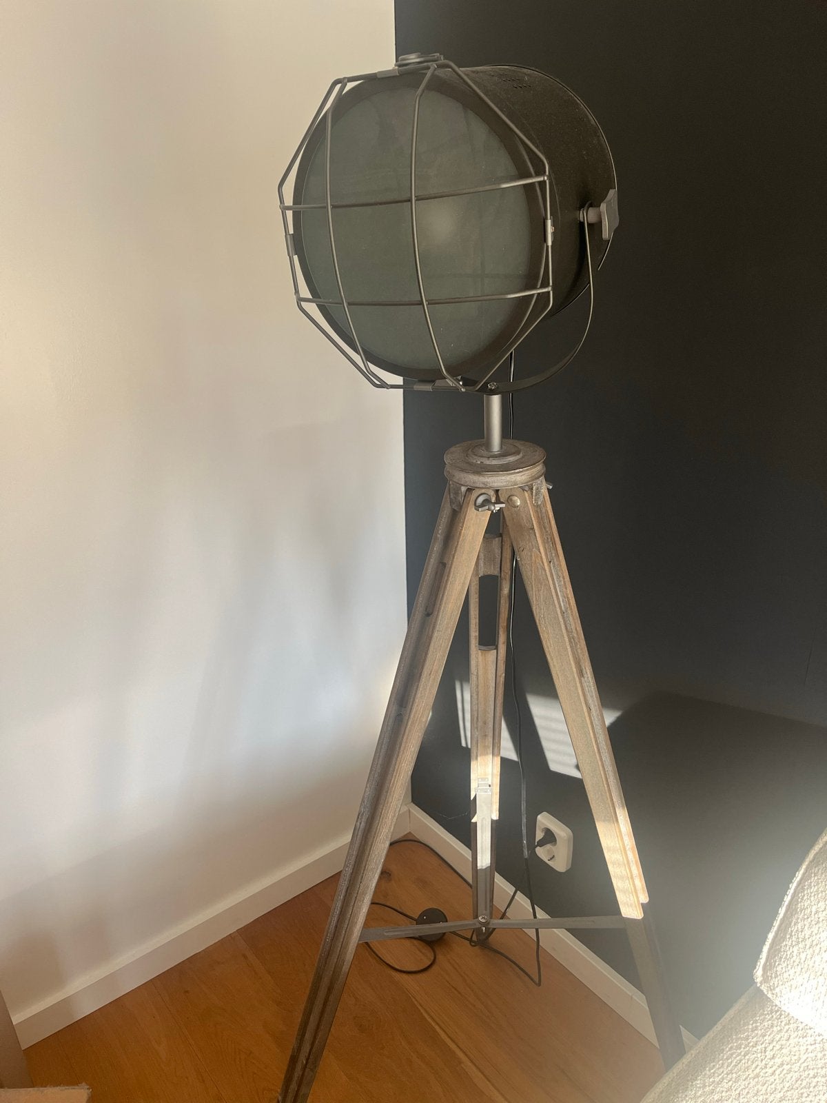 Industriële Vloerlamp met Houten Statief en Metalen Kap, Ophalen, Nieuw, E27 (groot), 150 tot 200 cm