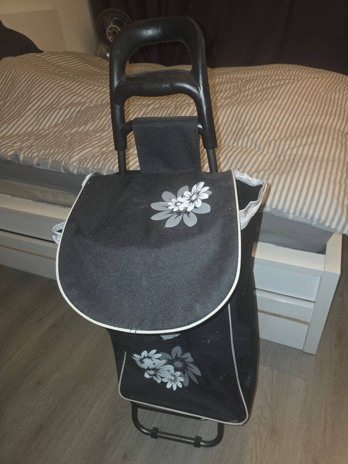 2x Boodschapen trolley / shopping trolley, Ophalen, Overige instrumenten