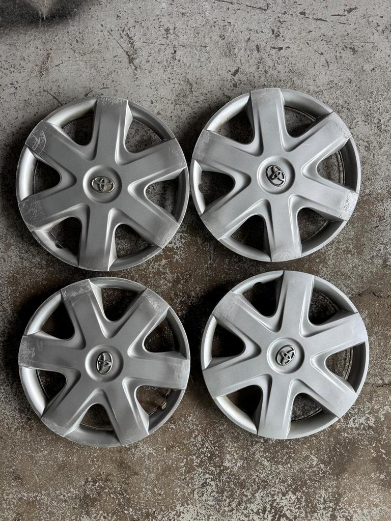 Toyota wieldoppen 14 inch, Auto diversen, Wieldoppen, Ophalen of Verzenden, Zo goed als nieuw