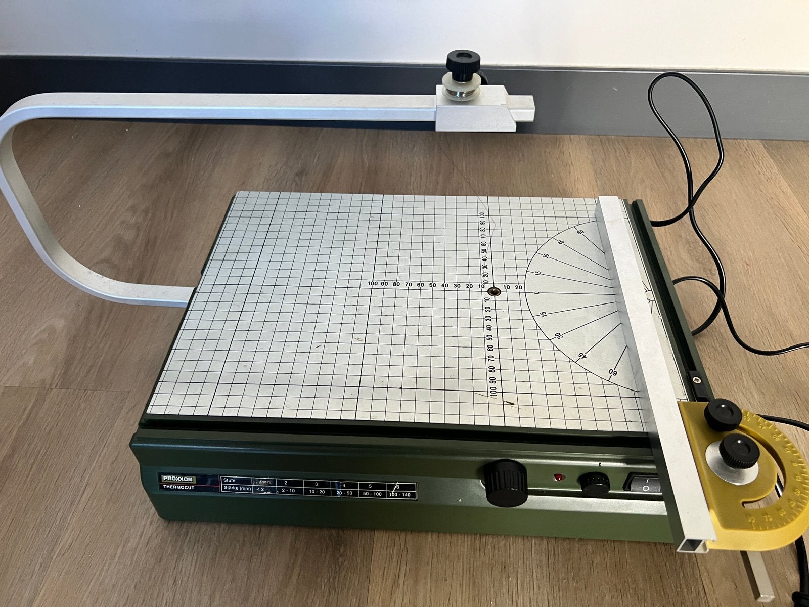 Proxxon Thermocut 230/E piepschuimsnijder modelbouw, Ophalen of Verzenden, Zo goed als nieuw