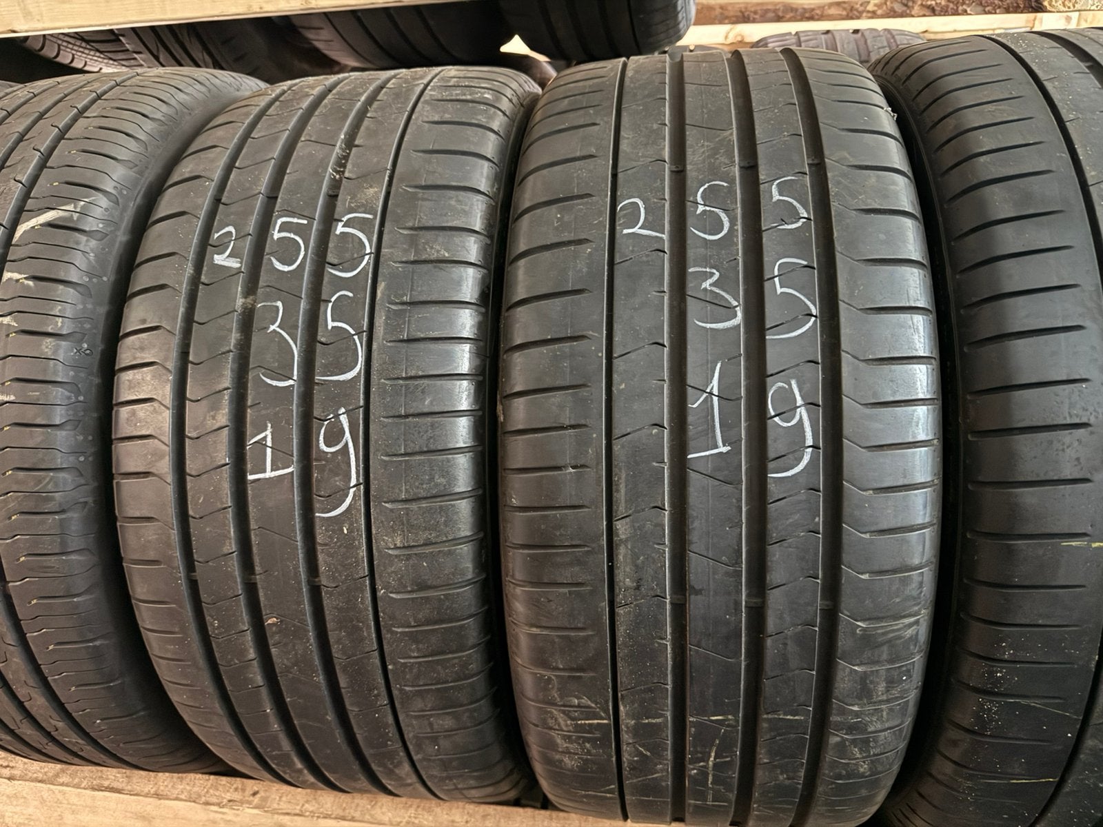 2x 255 35 19 Pirelli P Zero *rsc 6MM DOT2024