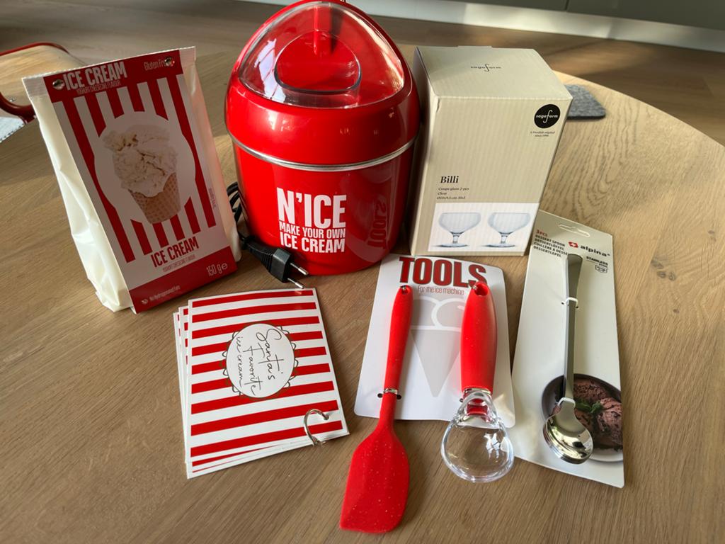 IJsmachine met accessoires - Maak je eigen ijs!, Ophalen of Verzenden, Nieuw, Koelelement