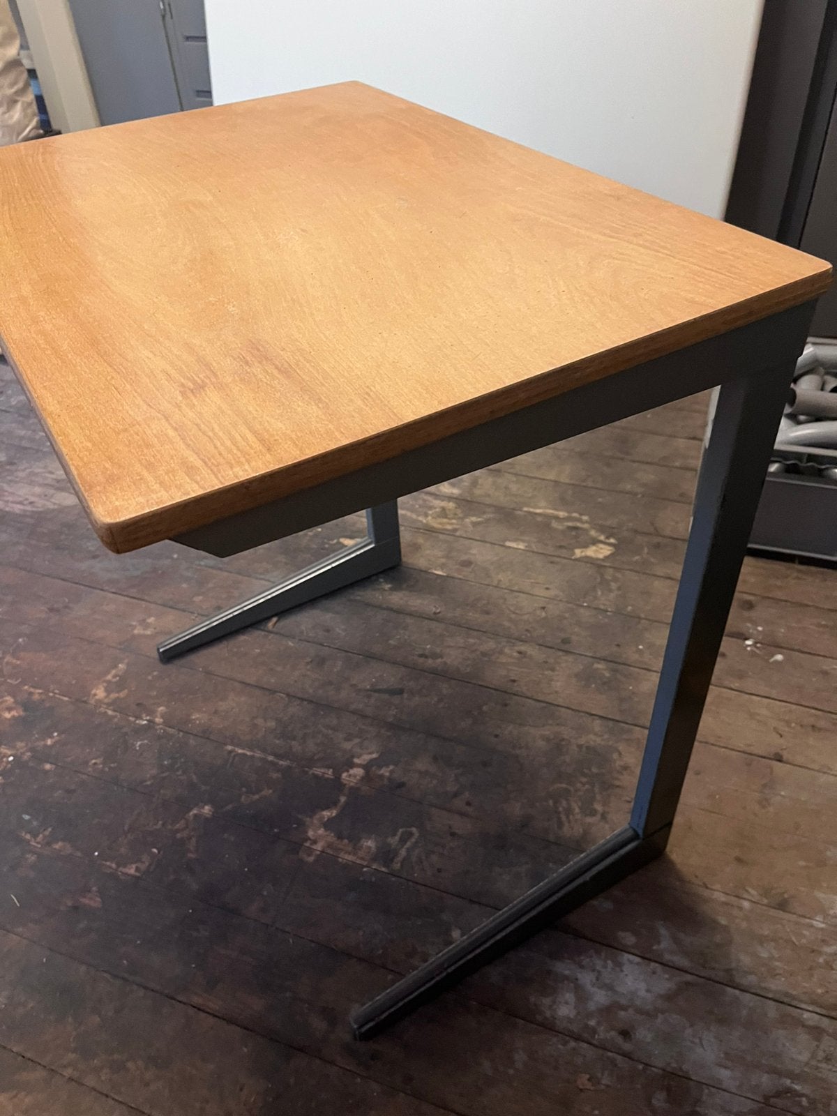 Oude schoolbank lessenaar, Ophalen, Gebruikt, Hout, 75 cm