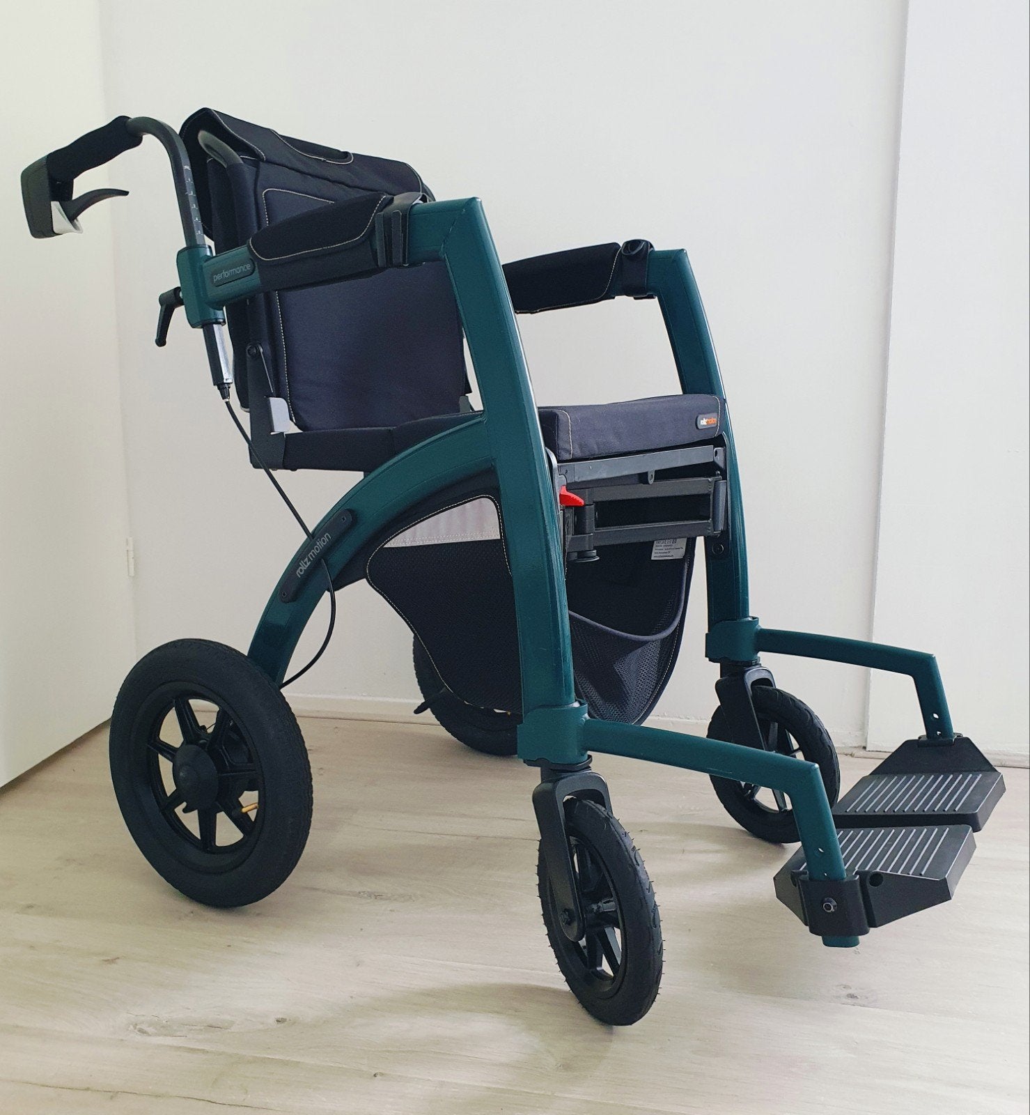 Nette Rollz Motion Performance rolstoel rollator ineen, Ophalen of Verzenden, Zo goed als nieuw