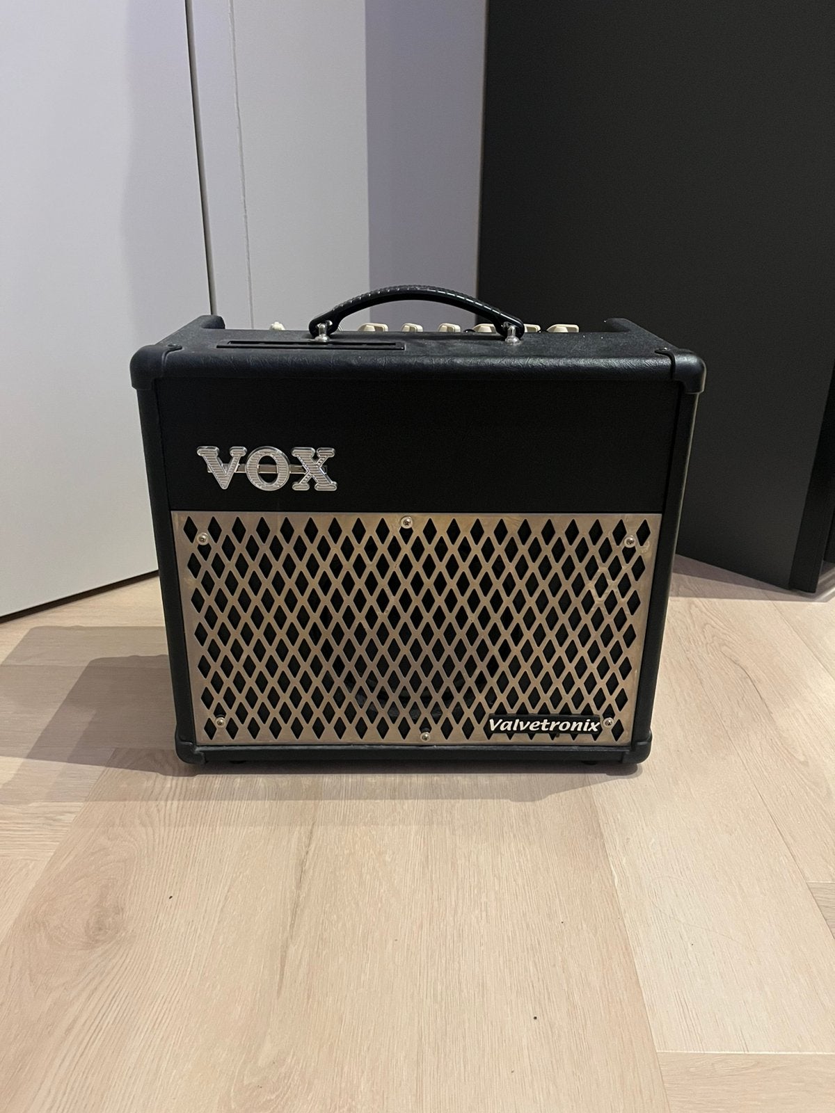 Vox Valvetronix VT15 versterker, Muziek en Instrumenten, Versterkers | Bas en Gitaar, Gebruikt, Gitaar, Ophalen