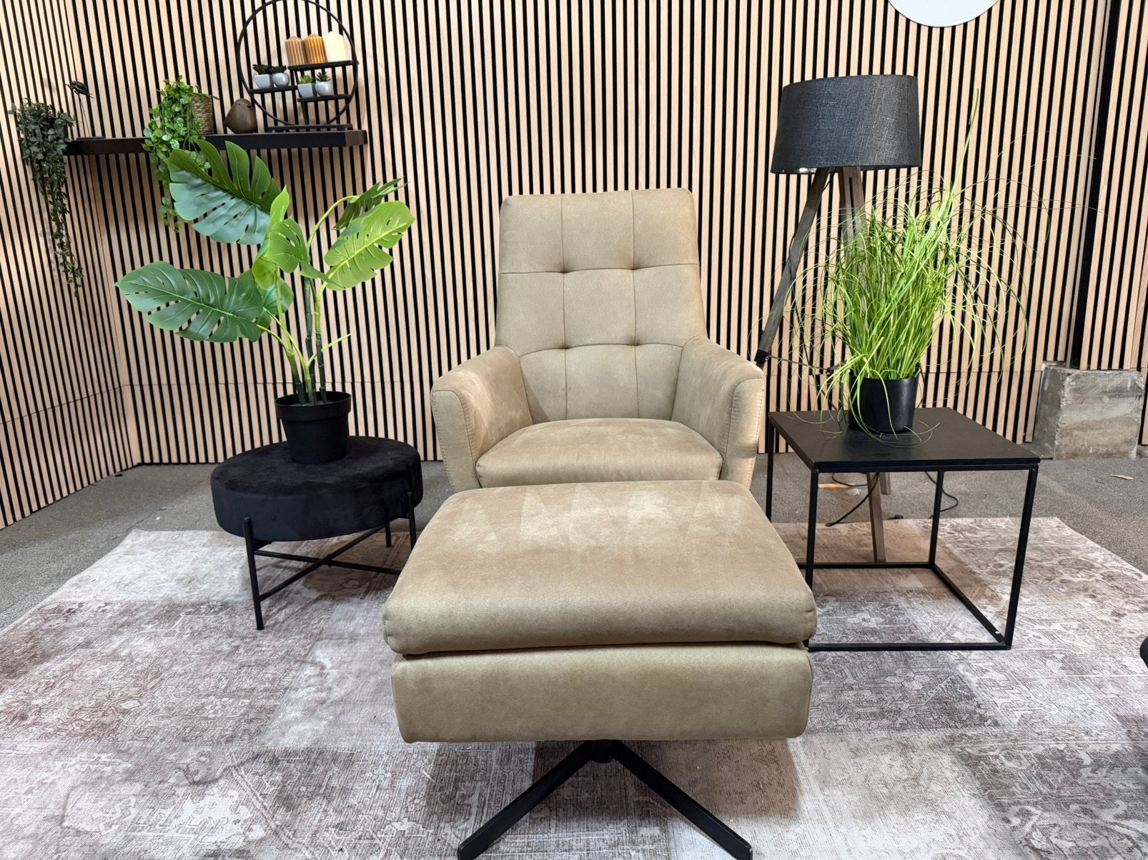 “LEVERING MOGELIJK” lederen fauteuil + hocker, Kunststof, 100 tot 125 cm, Ophalen of Verzenden, Zo goed als nieuw