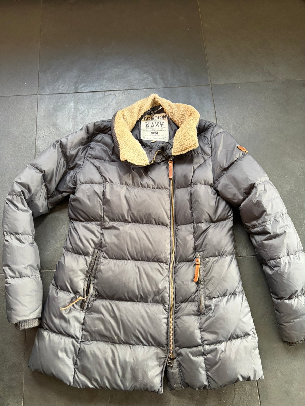 Winterjas moscow L, Kleding | Dames, Ophalen of Verzenden, Zo goed als nieuw, Maat 38/40 (M), Grijs