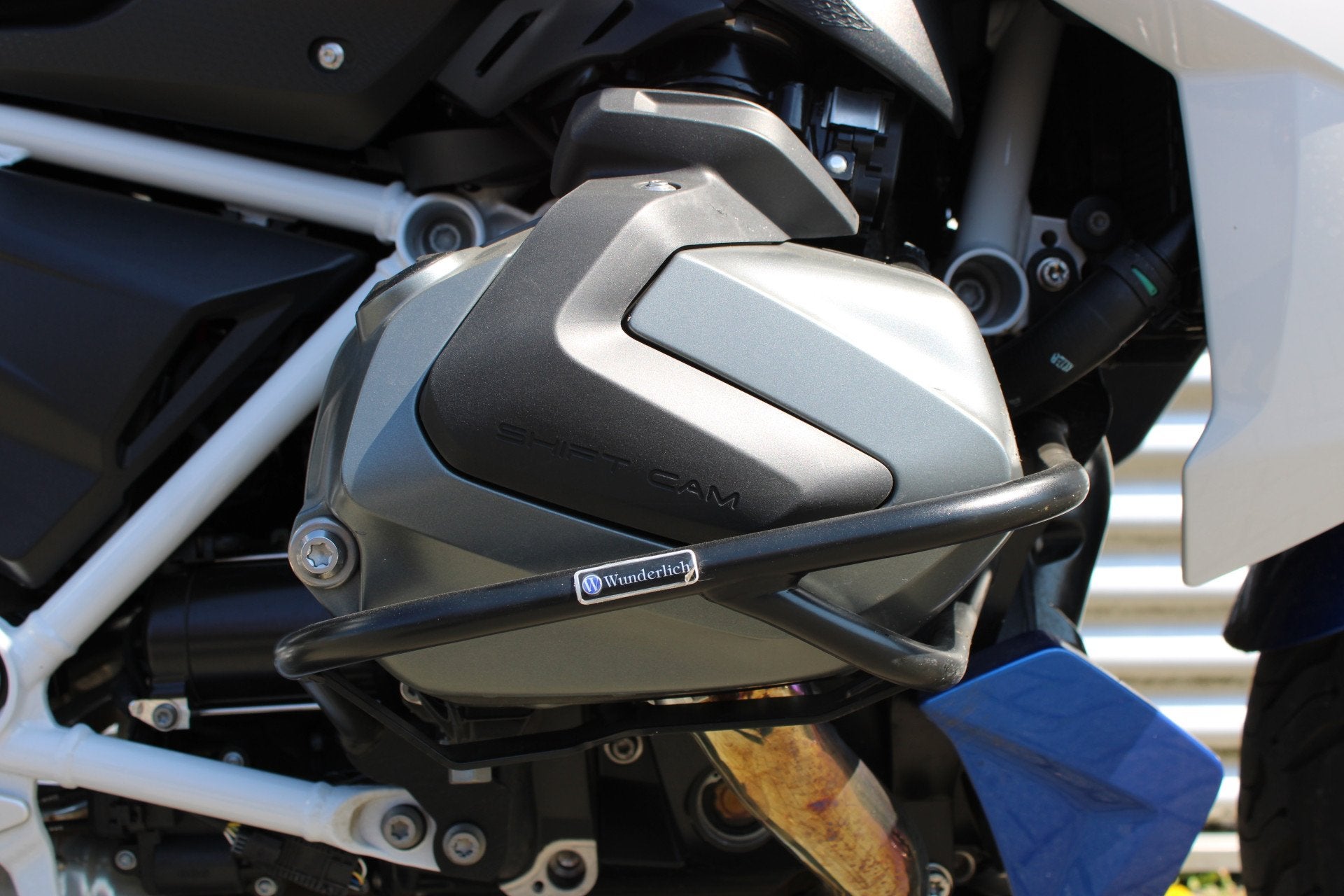 BMW R 1250 RS |Akrapovic |3-delige kofferset (bj 2023), Verkoop.motorrad@oostland-enschede.nl, 1254 cc, Handvatverwarming, Spaansland 10
7543BG  ENSCHEDE, NL
