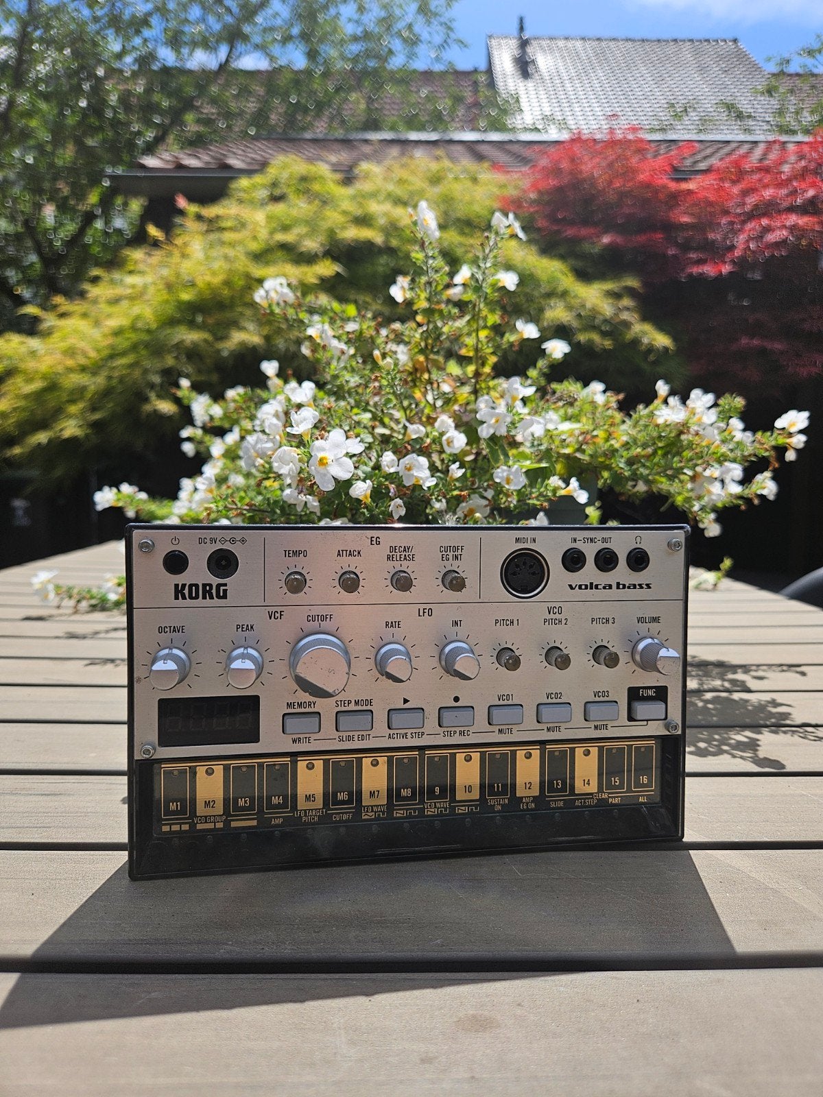 Korg Volca Bass - Analoge Bass Synthesizer, Korg, Zo goed als nieuw, Met midi-aansluiting, Overige aantallen