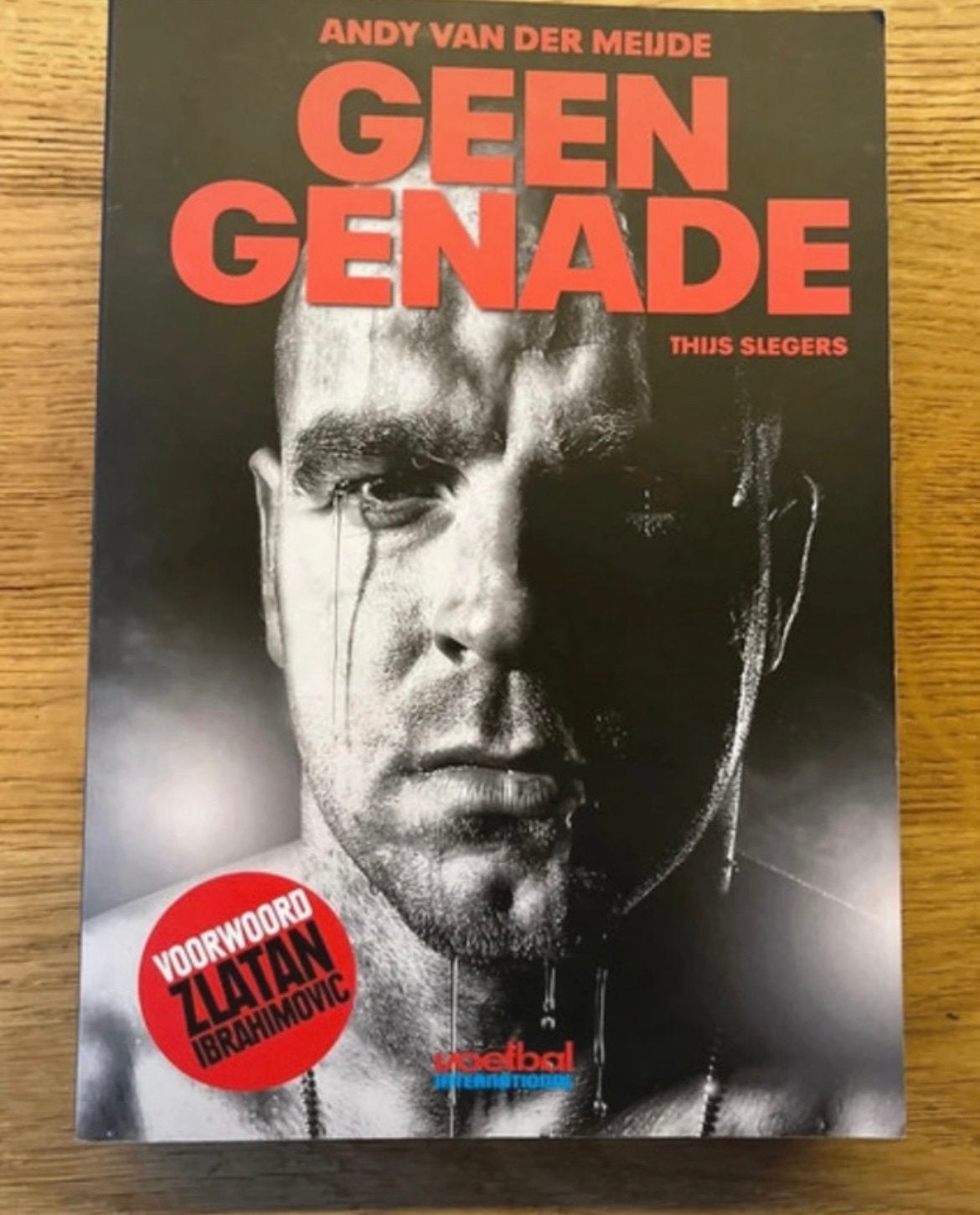 Geen Genade - Andy van der Meijde (Voetbal International), Ophalen of Verzenden, Zo goed als nieuw, Sport
