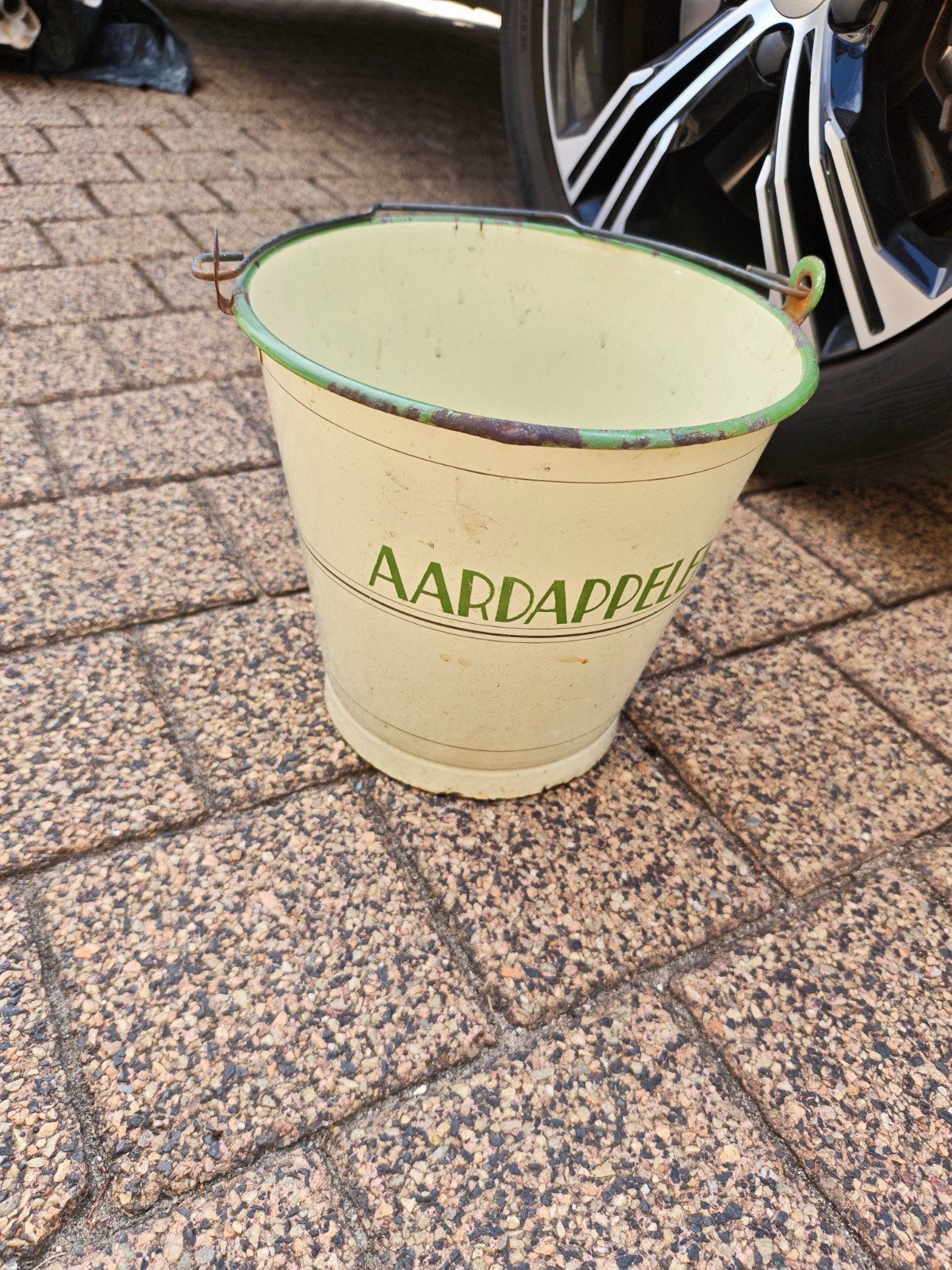 Antieke emaille aardappel emmer, Ophalen