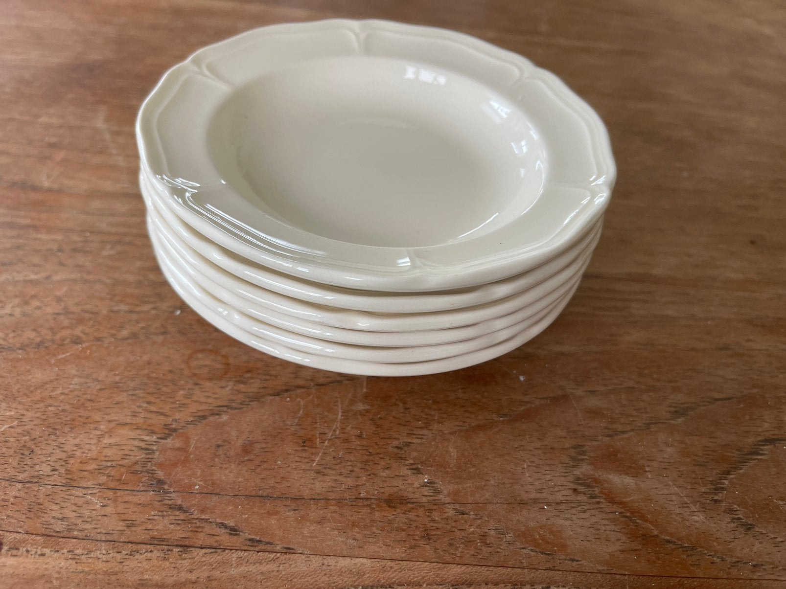 Wedgwood Queen's Plain 6 petite four bordjes 12cm, Ophalen of Verzenden, Zo goed als nieuw, Porselein, Bord(en)
