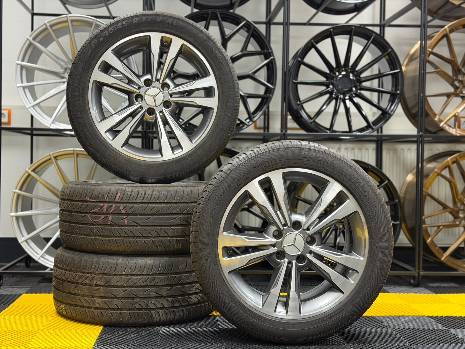 17 Inch originele Zomerset MERCEDES E KLASSE 6MM €549,-, Ophalen, Banden en Velgen, 17 inch, Zomerbanden