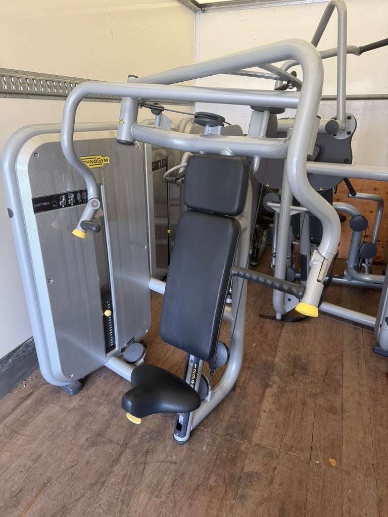 Technogym element chest press, Sport en Fitness, Ophalen, Zo goed als nieuw, Overige typen