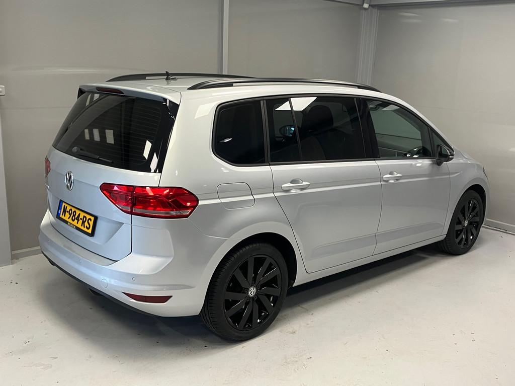 Volkswagen Touran Comfortline Business 1.0TSi | 7-Persoons |, Stof, Gebruikt, Handgeschakeld, 3 cilinders