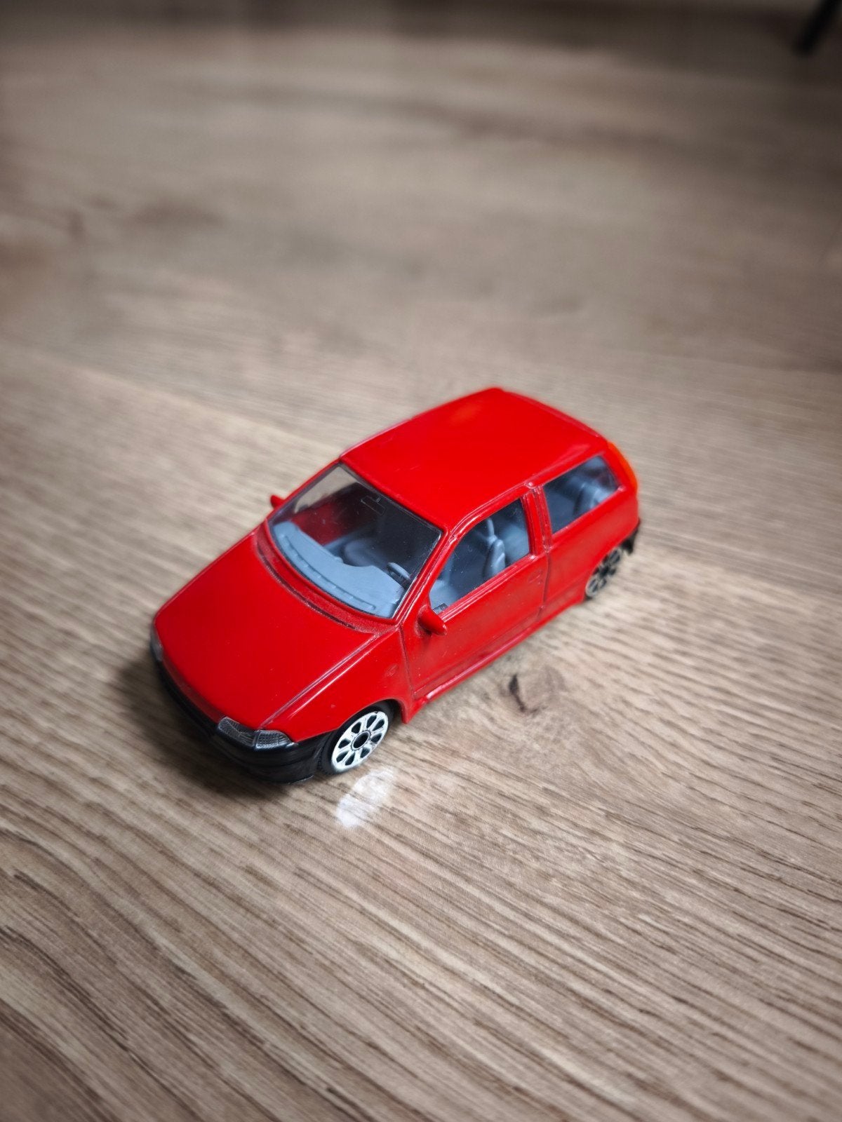 Fiat Punto Bburago 1:43 modelauto - Rood, Ophalen of Verzenden, Zo goed als nieuw, Auto
