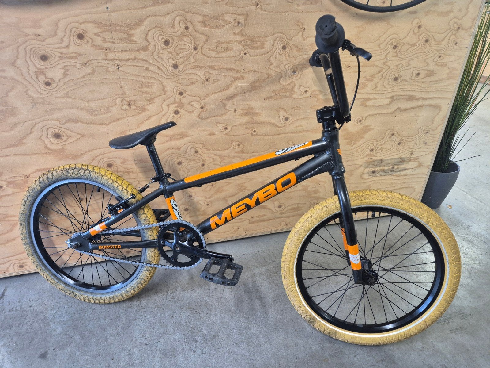 Meybo Boost Booster BMX Pumptrack fiets 20 inch wielen, Ophalen, Velgrem, Meybo, V-brakes