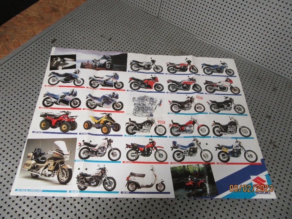 Suzuki 1987 kleurenfolder Reclame Adv. o.a. RG250 RG500 GSX, Ophalen of Verzenden, Gebruikt, Motoren