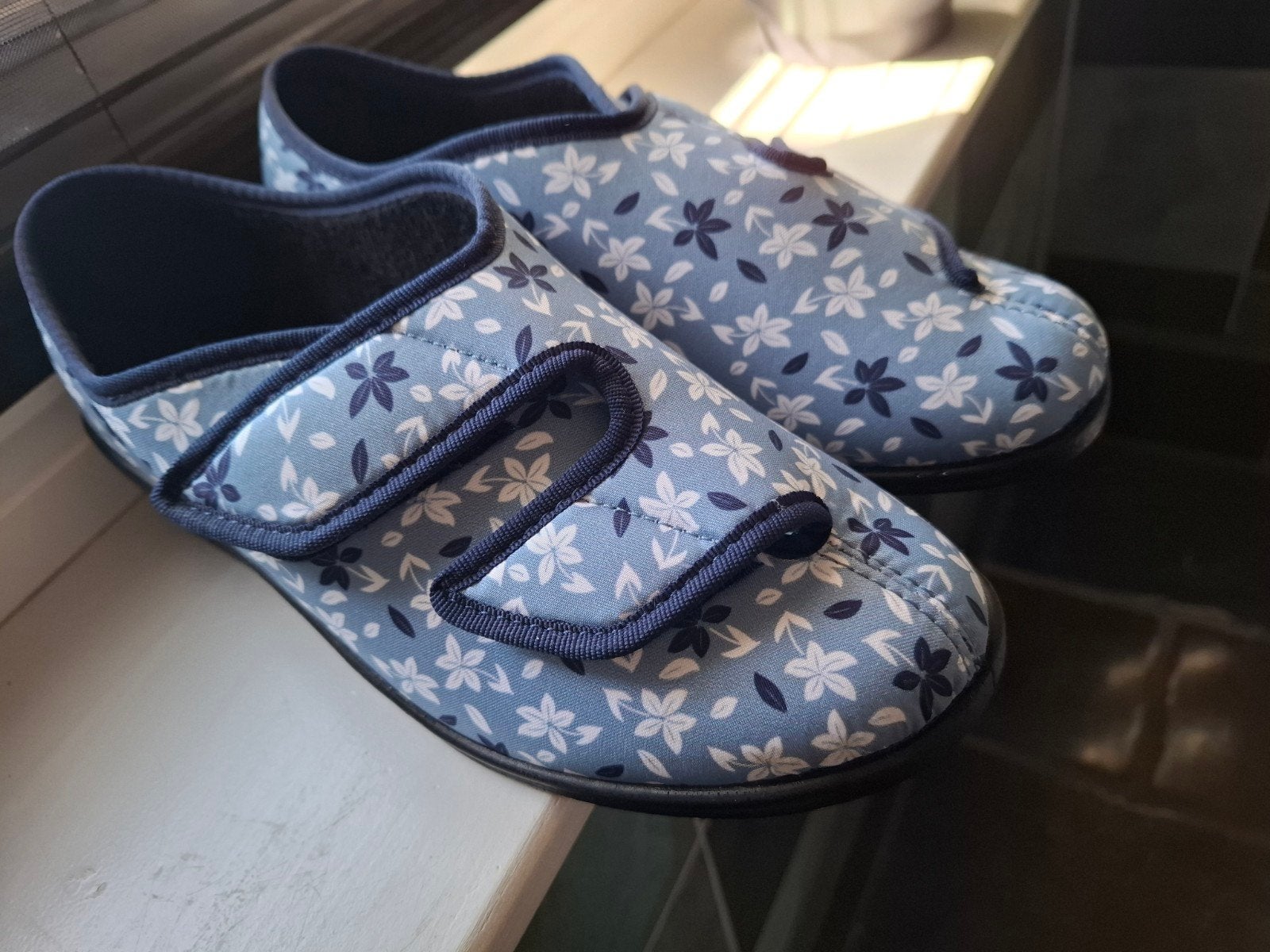 tk: nieuwe (!) VAROMED huisschoenen (verbandschoenen) mt.39, Blauw, Nieuw, Ophalen of Verzenden, Pantoffels of Sloffen