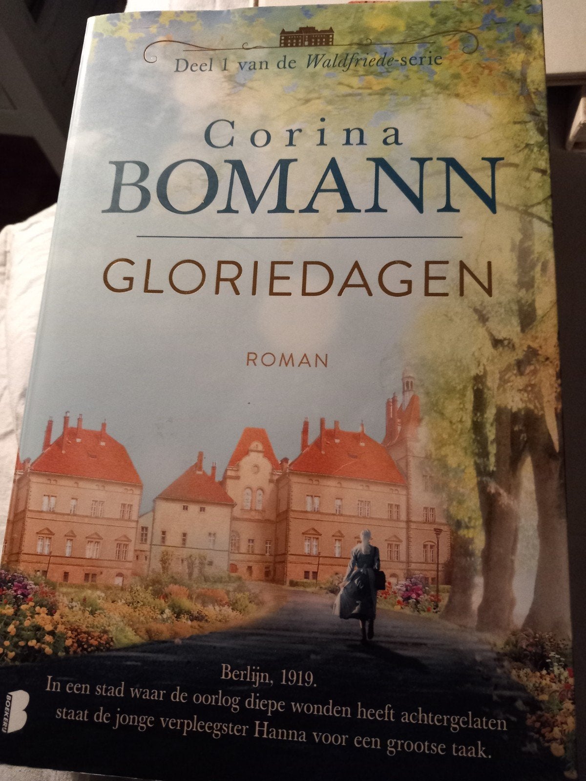 Corina Bomann - Gloriedagen, Ophalen of Verzenden, Zo goed als nieuw, Corina Bomann