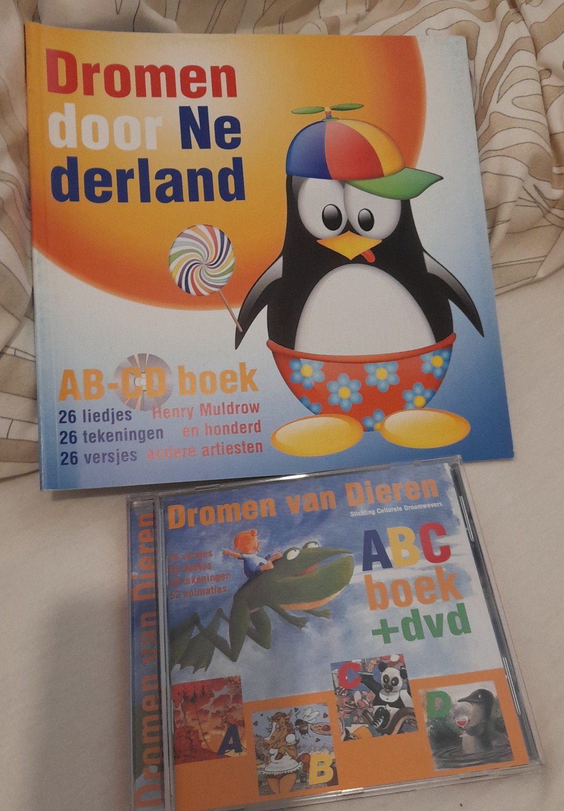 Dromen door Nederland AB-CD boek + dvd, Ophalen, Zo goed als nieuw, 3 tot 4 jaar