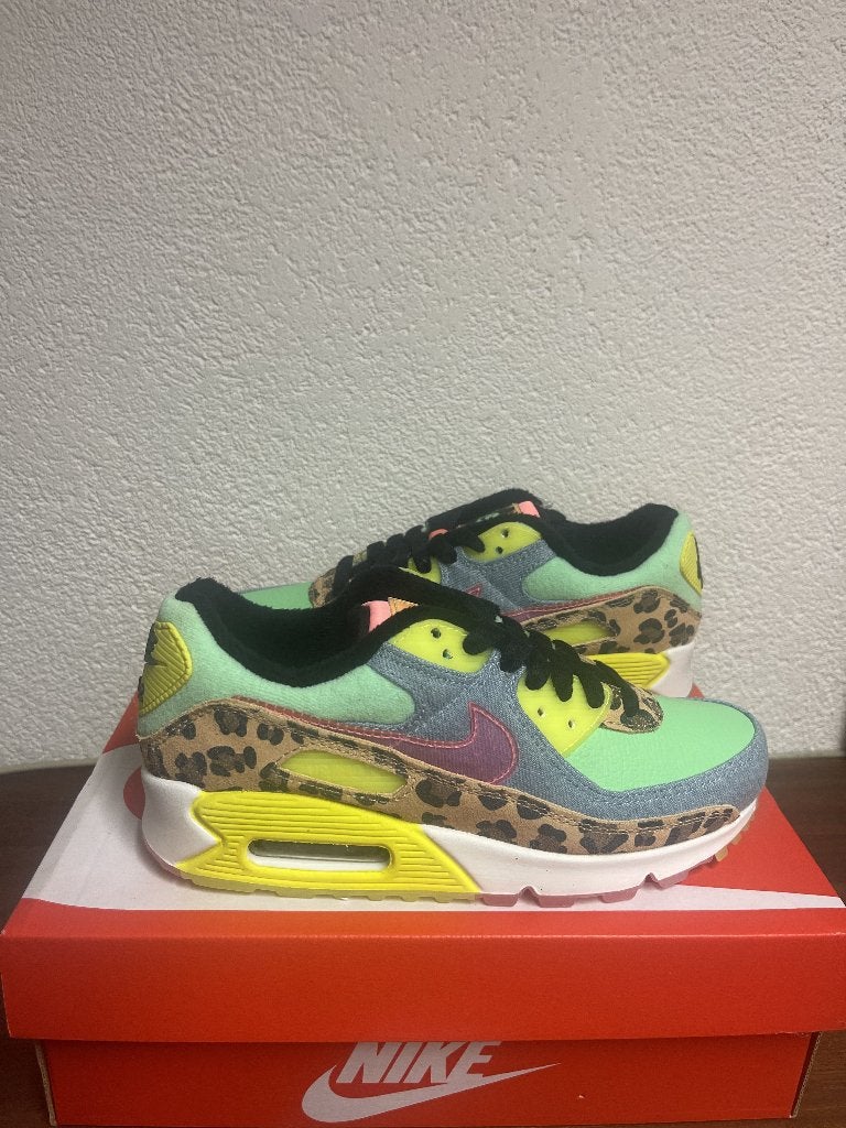 Nike Air Max 90 LX 90s Dancefloor Green maat 36,5, 37.5, 38, Kleding | Dames, Ophalen of Verzenden, Nieuw, Groen, Sneakers of Gympen
