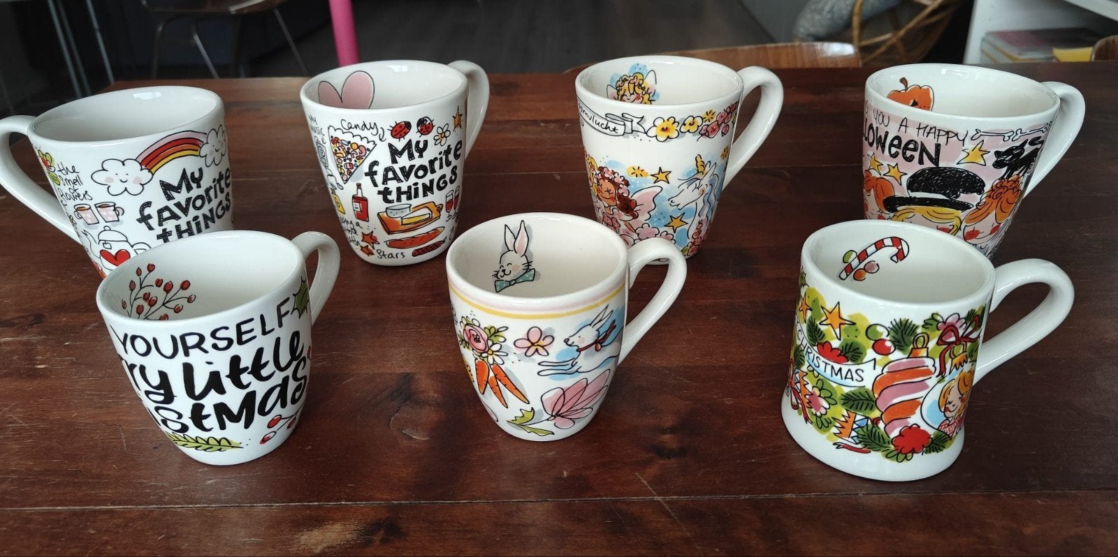 Set van 7 BLOND mokken met diverse prints, Ophalen, Overige typen, Zo goed als nieuw, Steen/keramiek